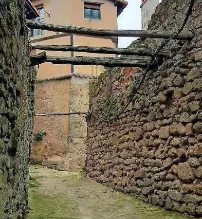 La Duena I *